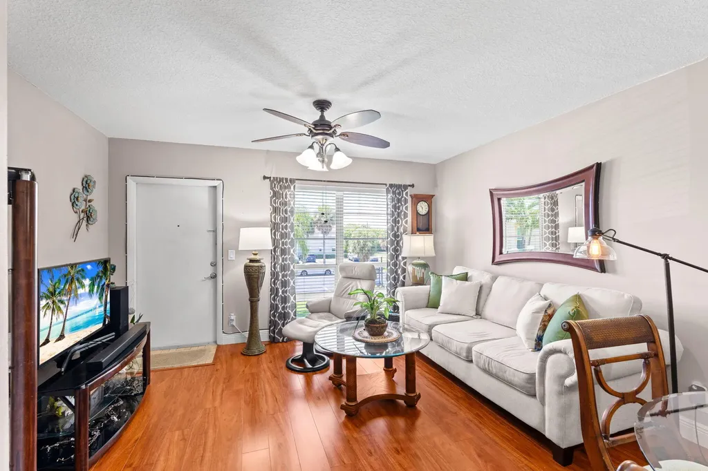 309 Circle 202 Drive Boynton Beach FL 33435