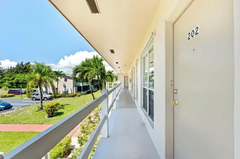 309 Circle 202 Drive Boynton Beach FL 33435