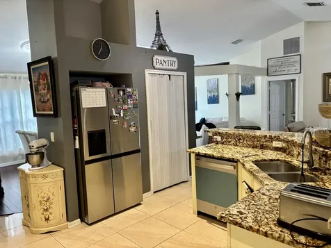 981 Sw Mccomkle Avenue Port Saint Lucie FL 34953