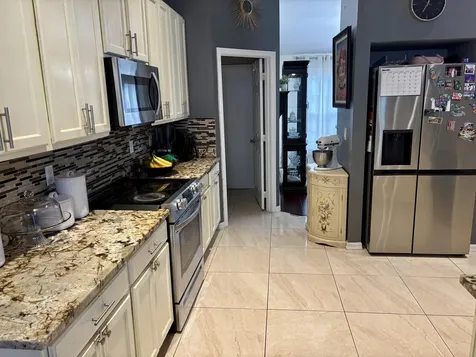 981 Sw Mccomkle Avenue Port Saint Lucie FL 34953