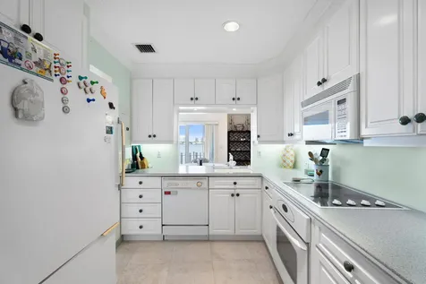 371 Wilma Circle Riviera Beach FL 33404