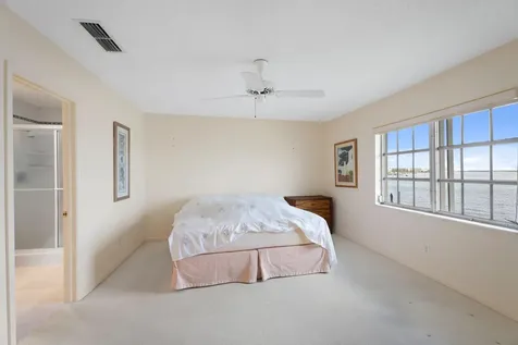 371 Wilma Circle Riviera Beach FL 33404