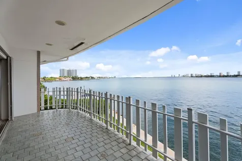 371 Wilma Circle Riviera Beach FL 33404