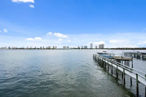 371 Wilma Circle Riviera Beach FL 33404