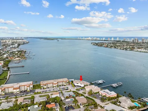 371 Wilma Circle Riviera Beach FL 33404
