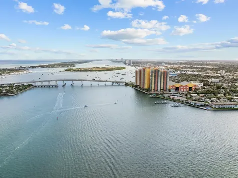 371 Wilma Circle Riviera Beach FL 33404