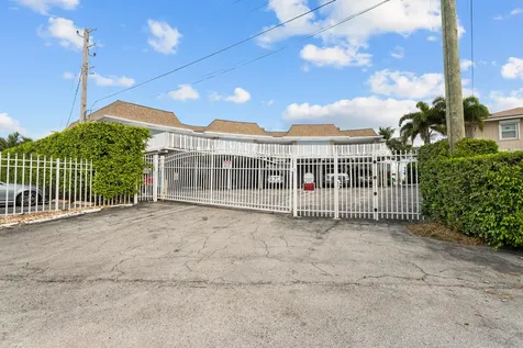 371 Wilma Circle Riviera Beach FL 33404
