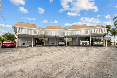 371 Wilma Circle Riviera Beach FL 33404