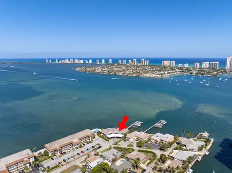 371 Wilma Circle Riviera Beach FL 33404