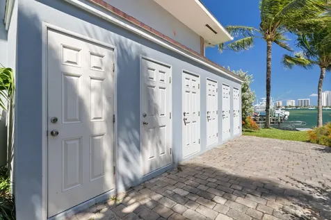 371 Wilma Circle Riviera Beach FL 33404