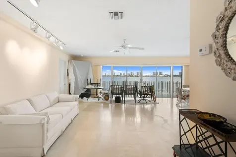 371 Wilma Circle Riviera Beach FL 33404
