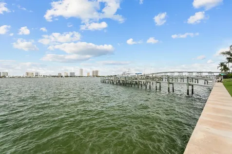 371 Wilma Circle Riviera Beach FL 33404