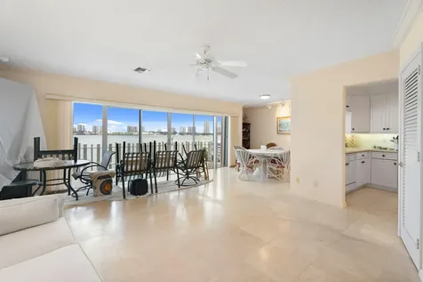 371 Wilma Circle Riviera Beach FL 33404
