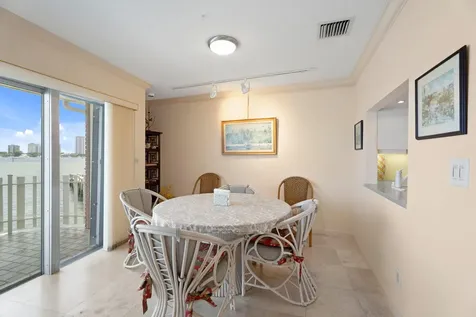 371 Wilma Circle Riviera Beach FL 33404