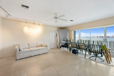 371 Wilma Circle Riviera Beach FL 33404
