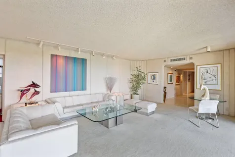 5500 Collins Avenue Miami Beach FL 33140