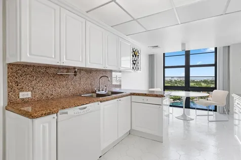 5500 Collins Avenue Miami Beach FL 33140