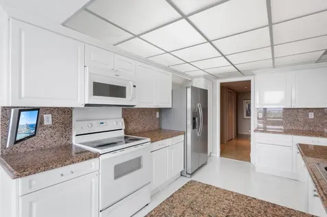 5500 Collins Avenue Miami Beach FL 33140