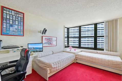 5500 Collins Avenue Miami Beach FL 33140