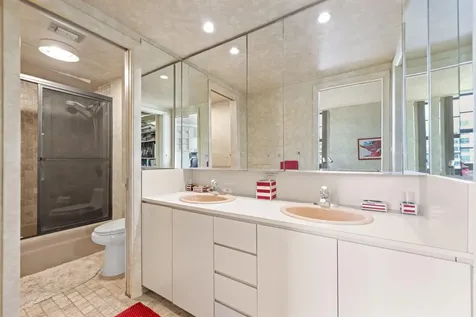5500 Collins Avenue Miami Beach FL 33140