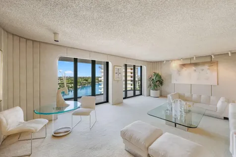 5500 Collins Avenue Miami Beach FL 33140