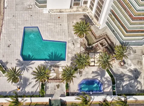 5500 Collins Avenue Miami Beach FL 33140