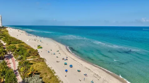 5500 Collins Avenue Miami Beach FL 33140