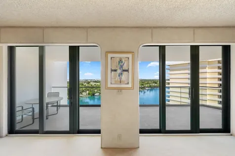 5500 Collins Avenue Miami Beach FL 33140