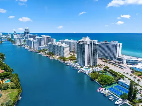 5500 Collins Avenue Miami Beach FL 33140