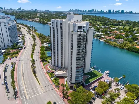 5500 Collins Avenue Miami Beach FL 33140
