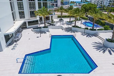 5500 Collins Avenue Miami Beach FL 33140