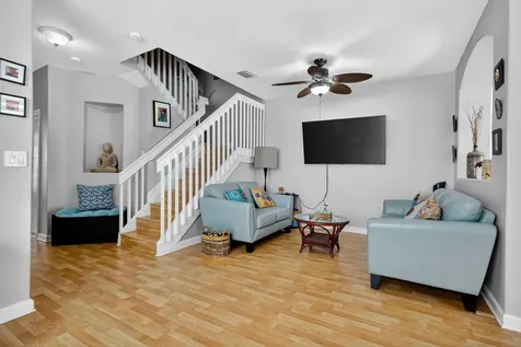 913 Sw 151 Place Miami FL 33194