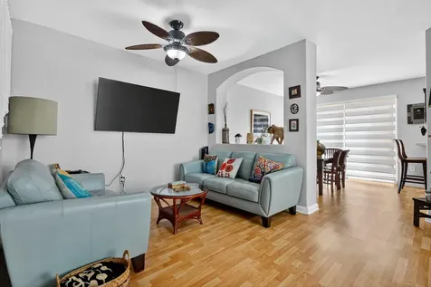 913 Sw 151 Place Miami FL 33194