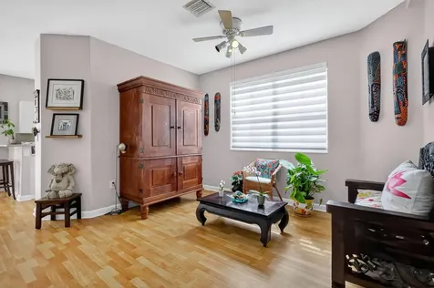 913 Sw 151 Place Miami FL 33194