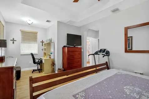 913 Sw 151 Place Miami FL 33194