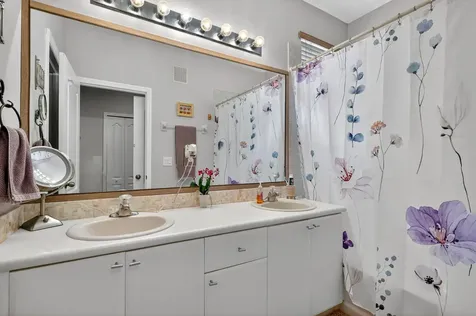 913 Sw 151 Place Miami FL 33194