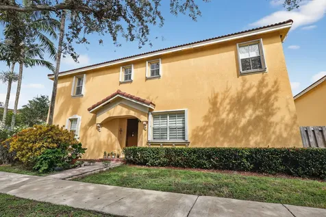 913 Sw 151 Place Miami FL 33194