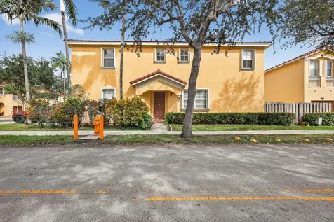 913 Sw 151 Place Miami FL 33194