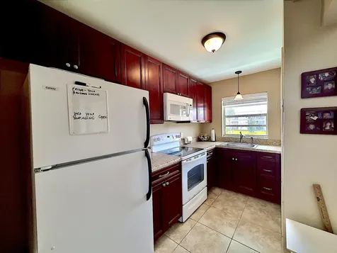 5300 Washington Street Hollywood FL 33021