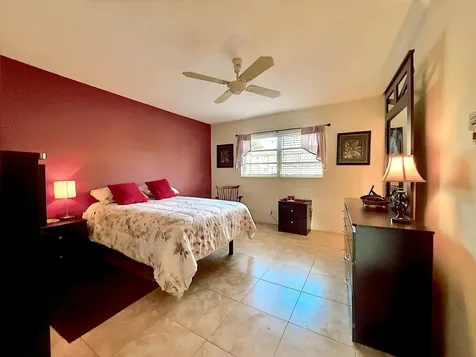 5300 Washington Street Hollywood FL 33021