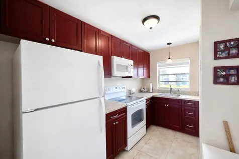 5300 Washington Street Hollywood FL 33021