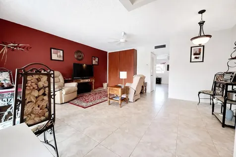 5300 Washington Street Hollywood FL 33021