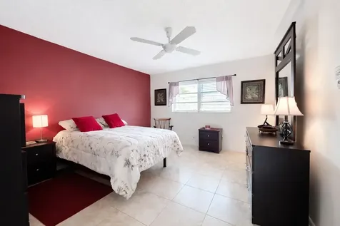 5300 Washington Street Hollywood FL 33021