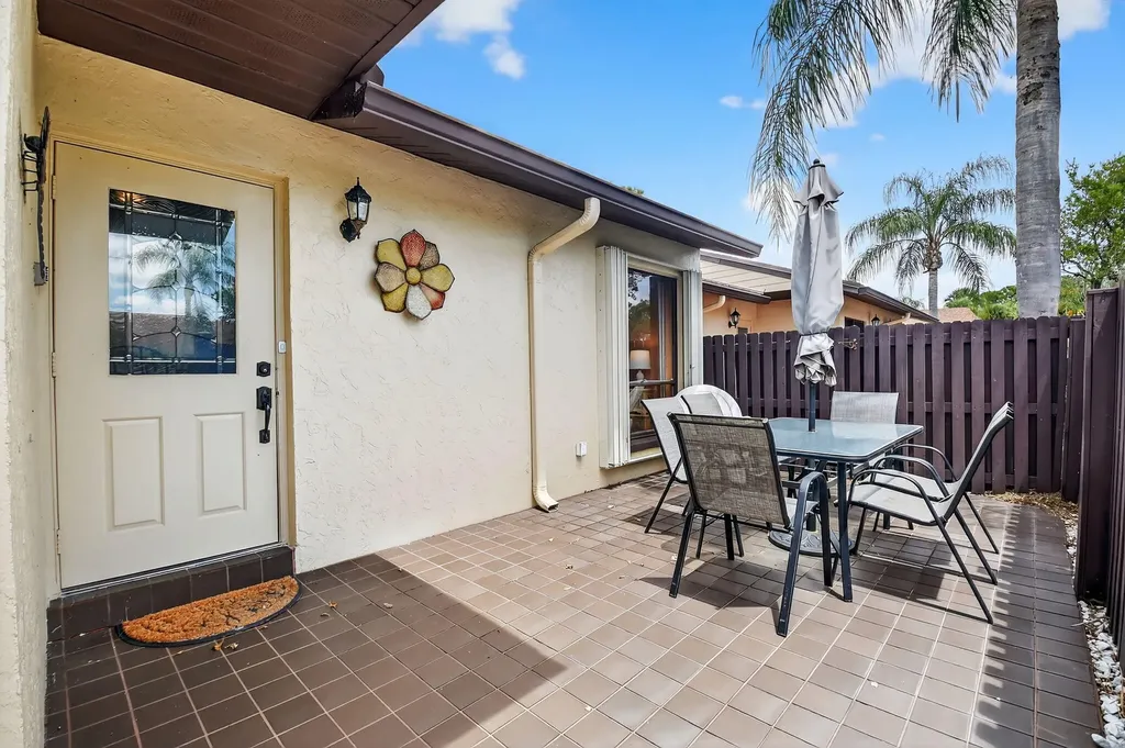 612 Sea Pine Way Greenacres FL 33415