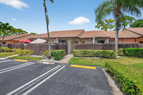 612 Sea Pine Way Greenacres FL 33415