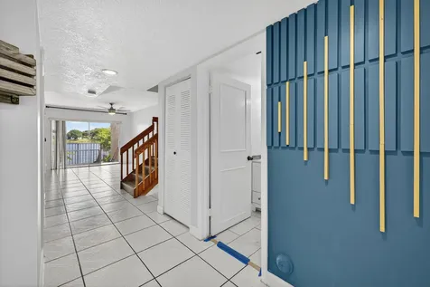 3239 NW 44th Street Oakland Park FL 33309