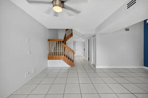 3239 NW 44th Street Oakland Park FL 33309