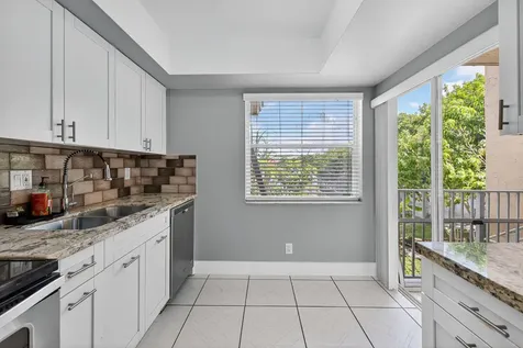 3239 NW 44th Street Oakland Park FL 33309