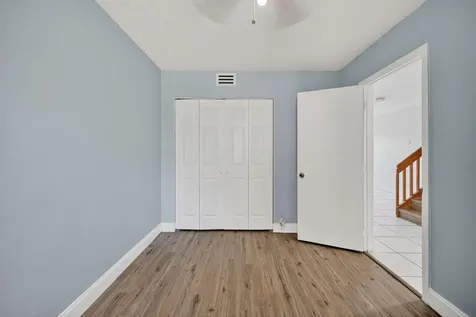 3239 NW 44th Street Oakland Park FL 33309