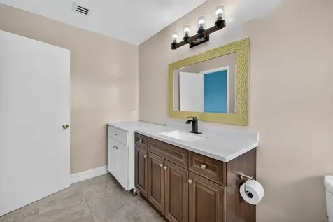 3239 NW 44th Street Oakland Park FL 33309